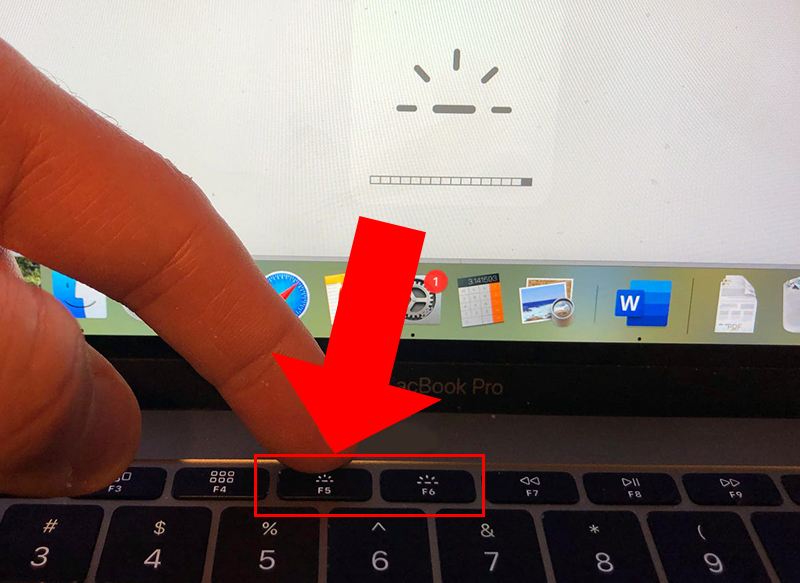 Cách mở đèn bàn phím MacBook Pro M2