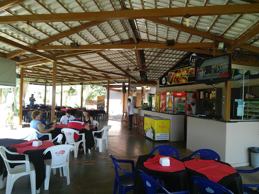 Pinheiros Restaurante, Lago Caires Maia 164 KM-01, São Luís de Montes Belos - GO, 76100-000, Brasil, Restaurantes, estado Goias