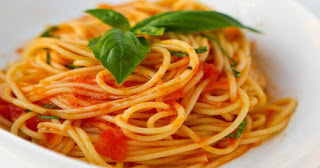 Μακαρόνια με Σάλτσα Ντομάτα, Spaghetti with Tomato Sauce.