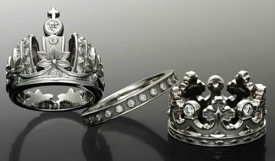Корона в ювелирных украшениях и дизайнерской бижутерии. 