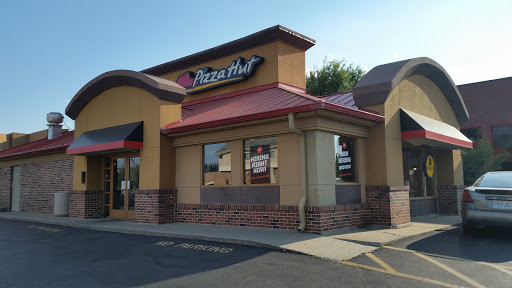 Pizza Restaurant «Pizza Hut», reviews and photos, 1316 Crossroads West, Liberty, MO 64068, USA