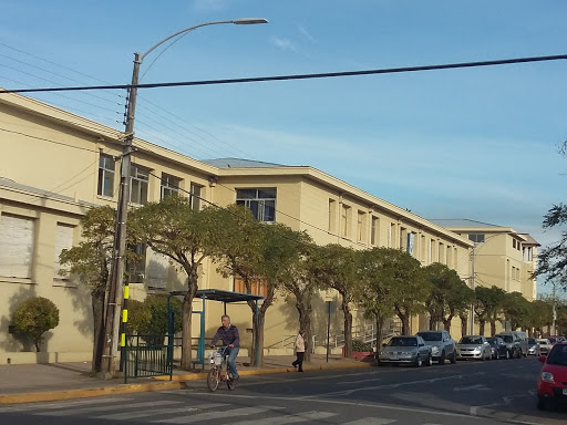 Liceo Antonio Varas de Cauquenes, Claudina Urrutia 252, Cauquenes, VII Región, Chile, Escuela | Maule