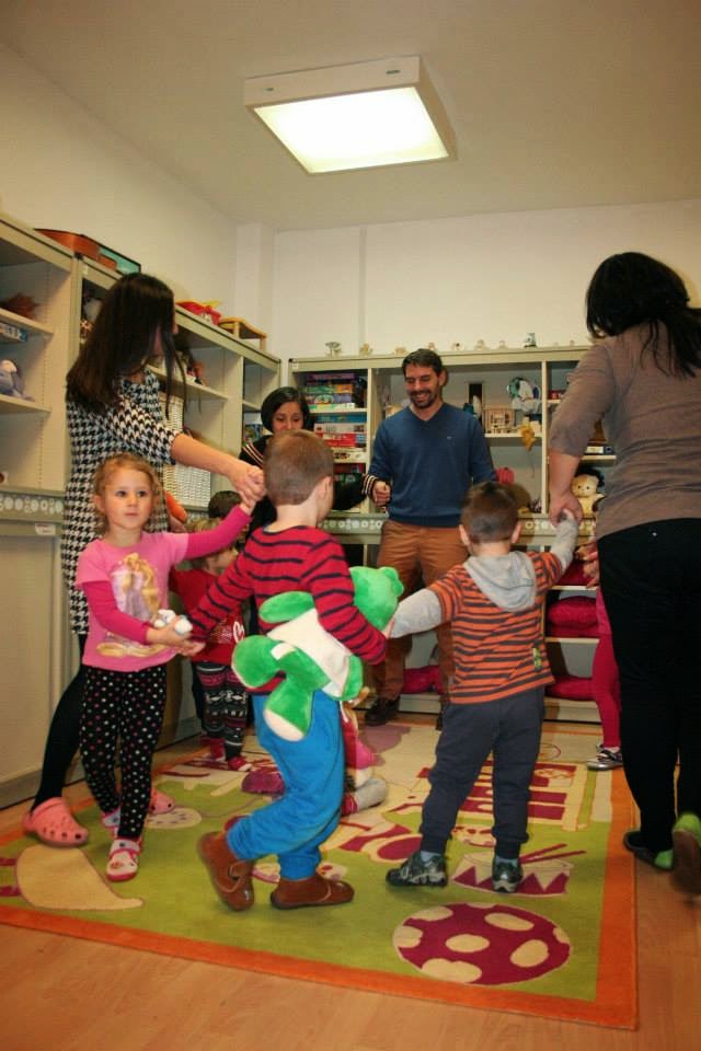 Principele Nicolae continuă voluntariatul la Fundația Alpha Transilvană Principele Nicolae continuă voluntariatul la Fundația Alpha Transilvană