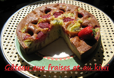 Gâteau fraises-kiwi - recette indexée dans les Desserts