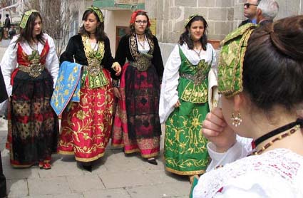 Folkcostume Embroidery Is There A Sicilian Folk Costume