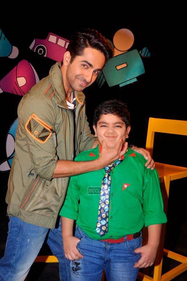 Ayushmann Khurrana with child actor Sadhil Kapoor on the sets of Disney's kids chat show Captain Tiao in Mumbai. (Pic: Viral Bhayani)