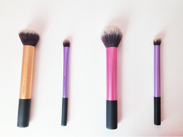 travel friendly makeup brushes