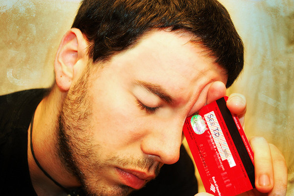 當信用卡變成債務卡，卡來卡去卡不出去