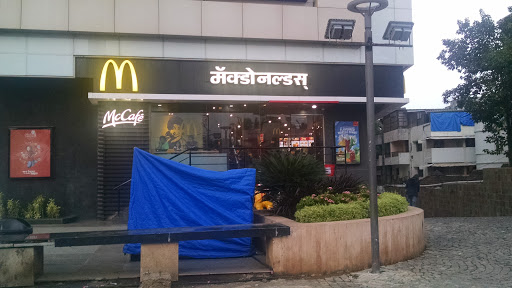McDonalds, DY Patil City Mall, Plot No 1 (Part) & C.S No 2104 /15, E-Ward, Next to Opal Hotel, Kawla Naka, Kolhapur, Maharashtra 416003, India, Fast_Food_Restaurant, state MH