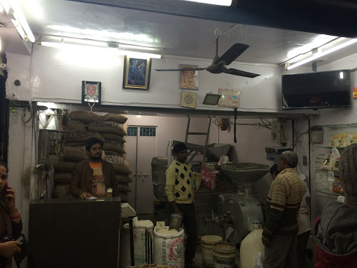 Girdhar Flour Mills, Shop No. 15, C- 4E Market, Ram Mandir Marg, Janakpuri, New Delhi, Delhi 110058, India, Flour_Mill, state DL