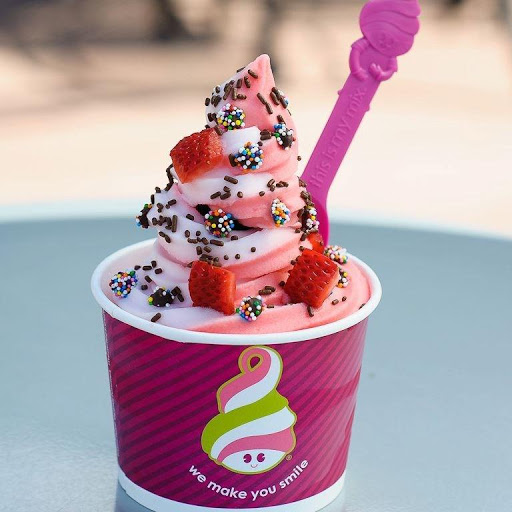 Menchie's Southpointe Common logo