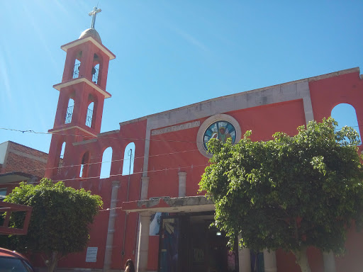 Parroquia de la Sagrada Familia, esquina, Alondra & Gorrión, San Sebastian, León, Gto., México, Parroquia | GTO