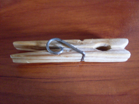 Porta-Recado de Prendedor - prendedor de madeira antes da  customização