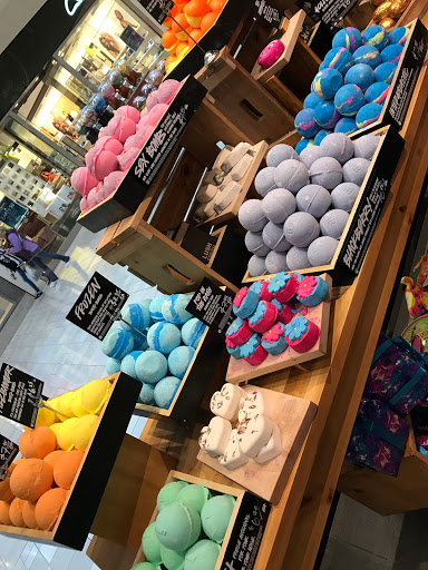 Cosmetics Store «Lush Fresh Handmade Cosmetics», reviews and photos, 12000 SE 82nd Ave, Happy Valley, OR 97086, USA