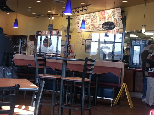 Fast Food Restaurant «KFC», reviews and photos, 2840 E Waterloo Rd, Akron, OH 44312, USA