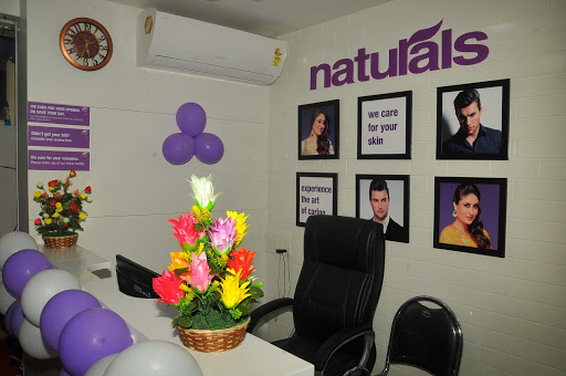 Naturals unisex salon and spa, NO. 25, SY. NO. 40/1, Hesaraghatta Main Road, BBMP Ward No. 14, Bagalagunte,T. Dasarahalli, Bengaluru, Karnataka 560073, India, Spa, state KA