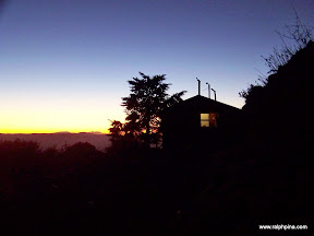 Arangieskop hut at dawn