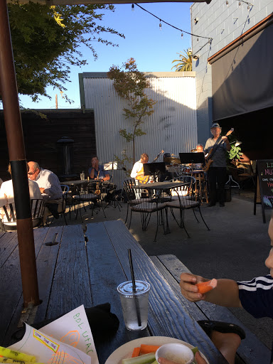 Bar & Grill «Main And Elm», reviews and photos, 150 Elm St, Redwood City, CA 94063, USA