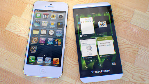 Comparison between BlackBerry Z10 and Apple's Iphone-