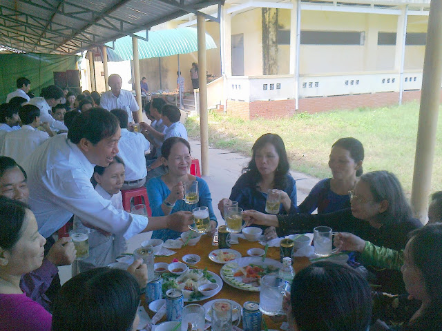 Hoạt động của 87TưNghĩa nhân ngày Nhà giáo Việt Nam 20/11/2012  Tuan0485