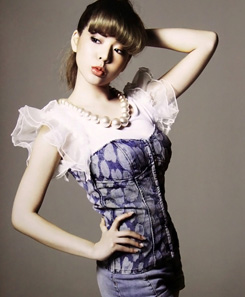 Girls' generation / Shoujo Jidai shots from their 2011 Japanese arena tour pamphlet | Hot shots