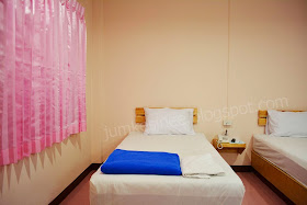 Twin bed- Ban Phunara Resort