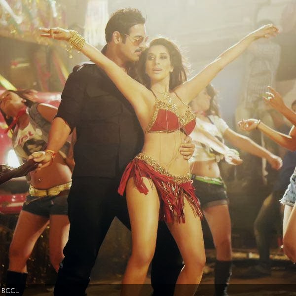 SAW cast celebrate movie's success! | sophie chaudhary song in shootout at wadala  