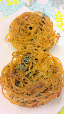 Spaghetti Nests, Recipe on Pechluck.Com. Fill with egg and bake, or bake on their own and fill with mozzarella cheese balls or meatballs. Fun for Easter!
