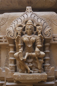 Primer contacto con los jainistas - SaltaConmigo