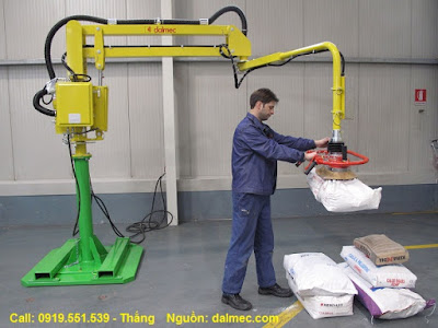 Cánh tay robot Dalmec nâng hàng bao Cánh tay robot Dalmec nâng hàng bao
