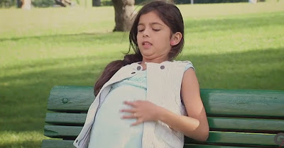 Apanhados / Pegadinhas: menina grávida surpreende pessoas Apanhados / Pegadinhas: menina grávida surpreende pessoas