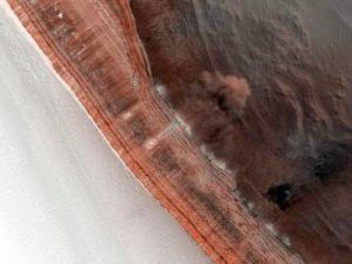 Nasa Spacecraft Captures Huge Avalanche Near Mars North Pole