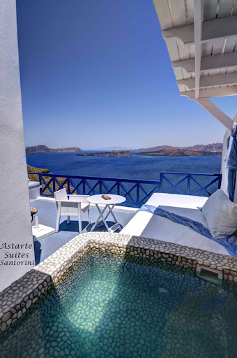 Executive suite private open air Jacuzzi Astarte Suites in Santorini 600x904 Honeymoon Escape: Astarte Suites, Santorini island Greece
