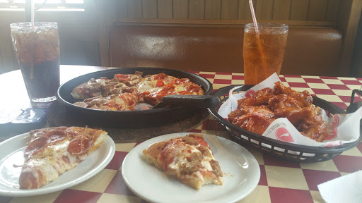 Pizza Restaurant «Pizza Hut», reviews and photos, 949 S Main St, Belle Glade, FL 33430, USA