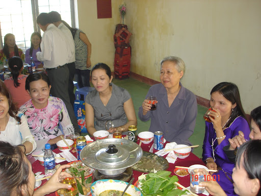 Chào mừng Ngày nhà giáo Việt Nam 20/11 2010 - Page 3 DSC00164