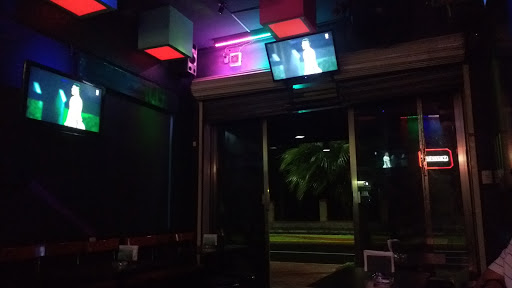 W Café, Karaoke Bar, 94300, Ote. 6 1568A, Centro, Orizaba, Ver., México, Karaoke | VER