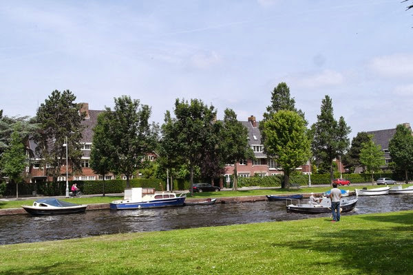  Amstel, il fiume della città, barche