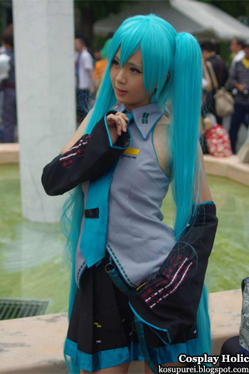 vocaloid 2 cosplay - hatsune miku 32 from japan comiket 82