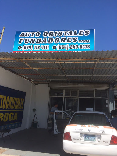 Auto Cristales Fundadores, 22630, Blvd. Fundadores 5036, Valle del Rubiseccion Lomas, Tijuana, B.C., México, Taller de reparación de automóviles | BC