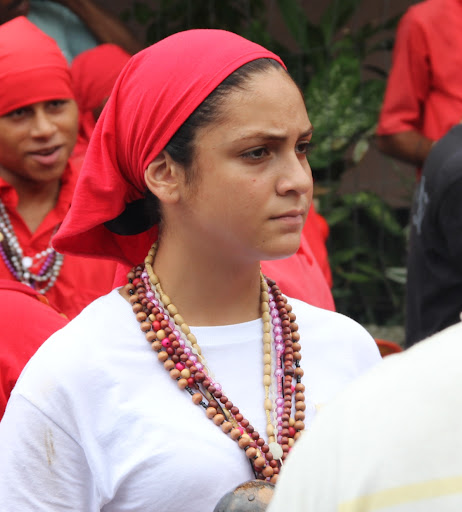 Mujer joven en el día de Corpus Christi en San Francisco de Yare, Municipio Bolivar, Miranda Venezuela