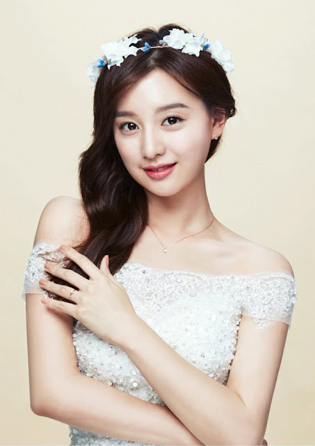 Cởi bỏ quân phục, "Trung úy Yoon" Kim Ji Won đẹp e ấp trong bộ váy cưới
