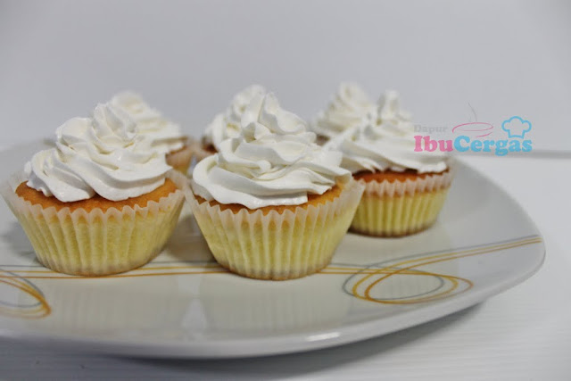 The Very Basic Cake - Vanilla Butter Cake/Cupcake
