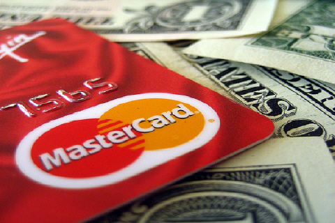 你刷信用卡是刷掉你的信用，還是刷掉你口袋的錢？