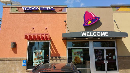 Mexican Restaurant «Taco Bell», reviews and photos, 977 SW Oak St, Hillsboro, OR 97123, USA