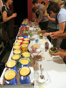 Cupcake decorating with Cupcake Jones at the Google Experts Portland kickoff event!