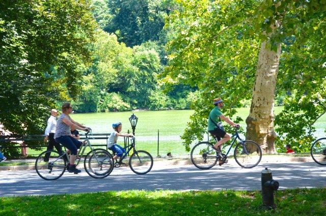 Картинки по запросу "riding a bike in central park"