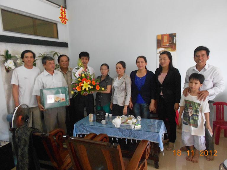 Hoạt động của 87TưNghĩa nhân ngày Nhà giáo Việt Nam 20/11/2012  DSCN3550