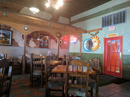 Restaurant «Los Mariachis Mexican Restaurant», reviews and photos, 319 N Commerce St, Gainesville, TX 76240, USA