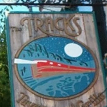 The Tracks Tavern & Grill logo