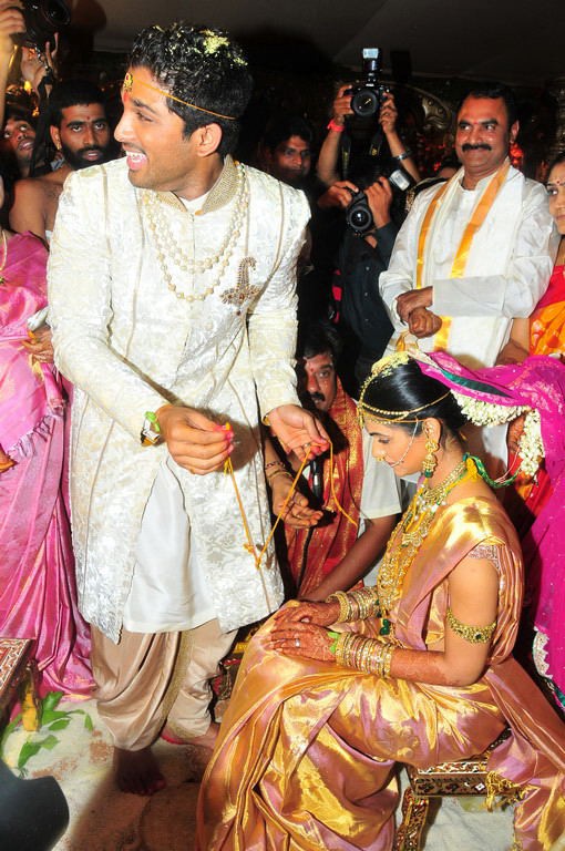 Allu Arjun Marriage Reception Photo. allu arjun and sneha reddy Marriage .....